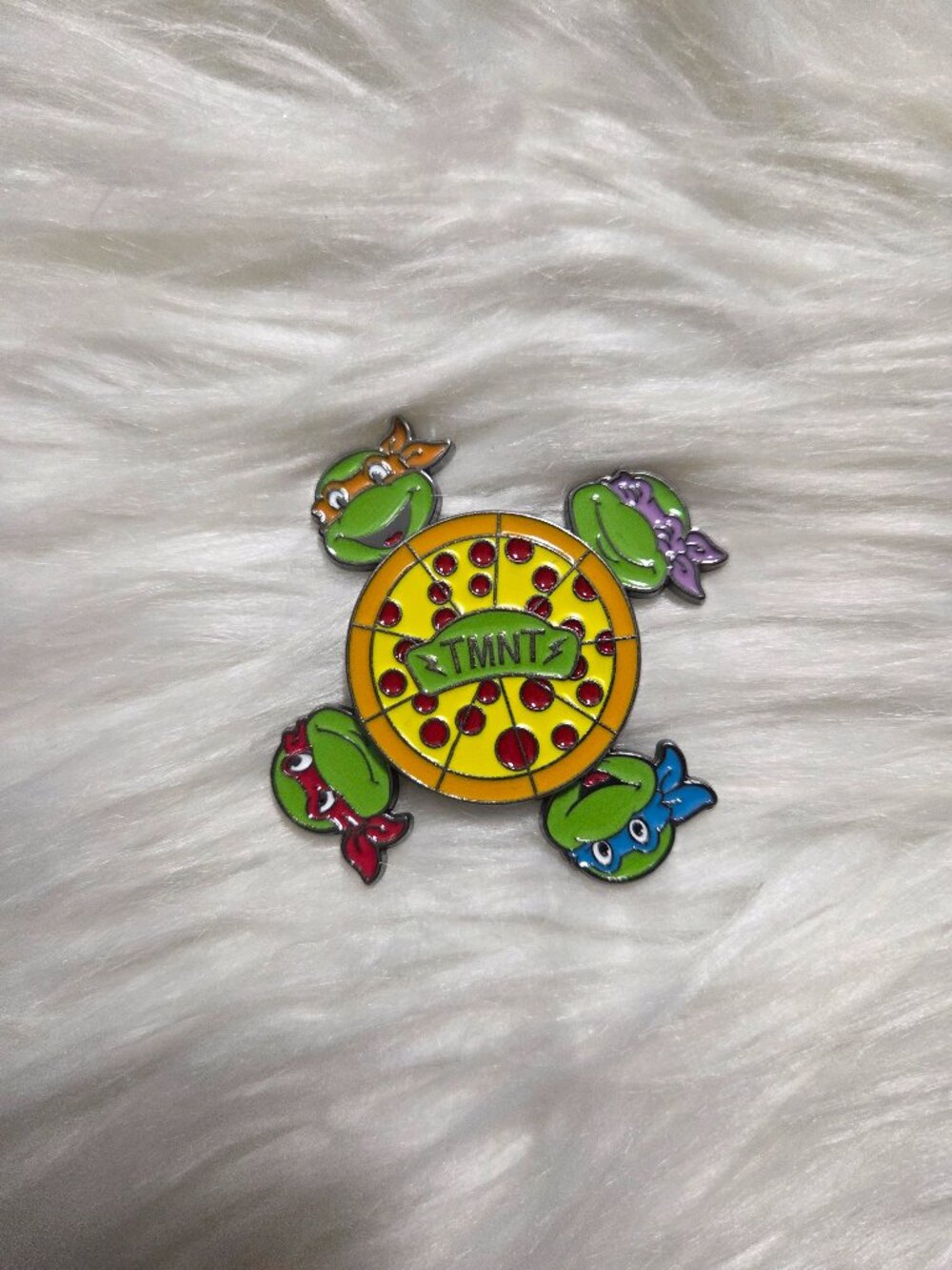 TMNT Pizza Design Pin - Picture 1 of 5